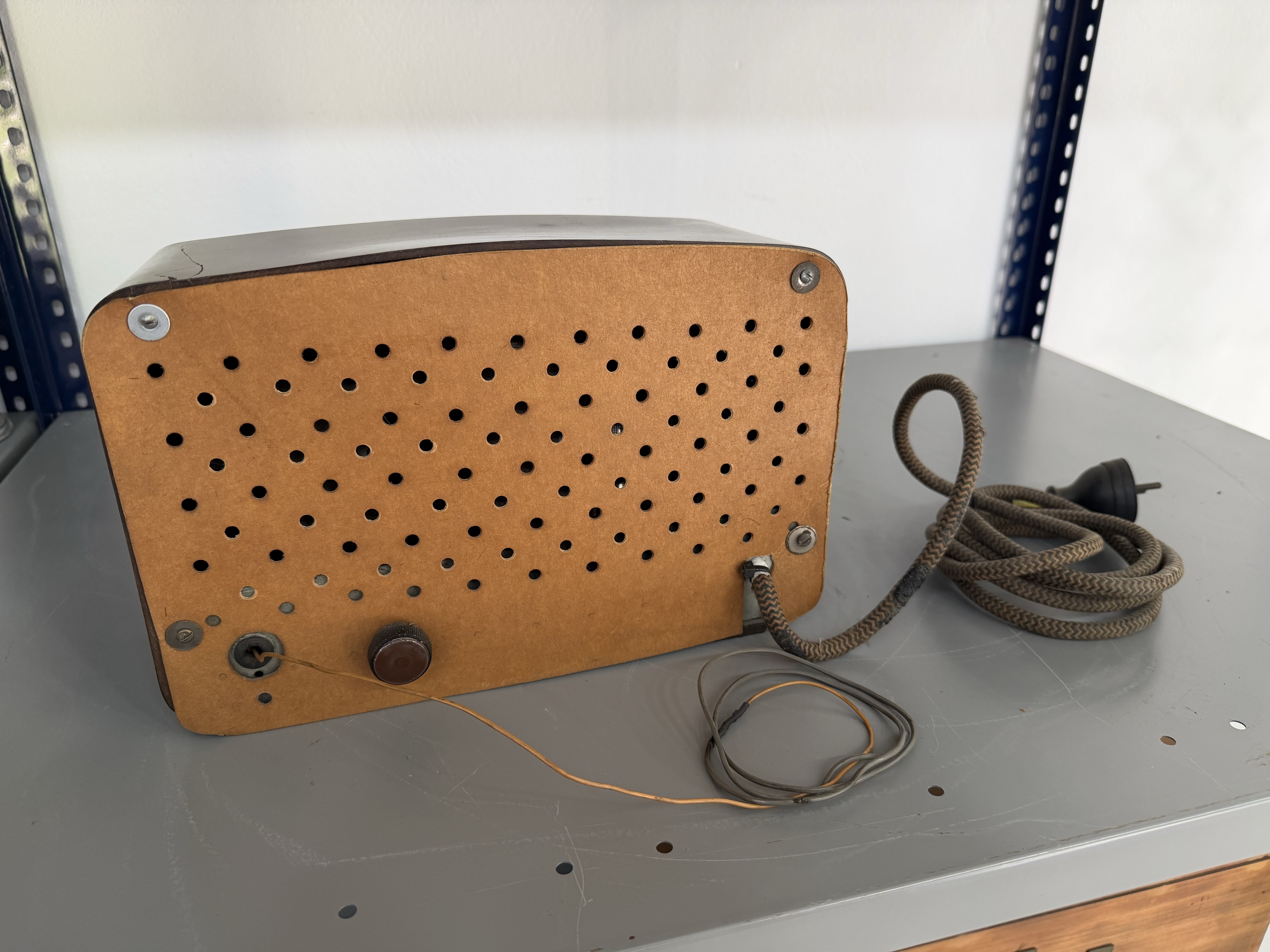 Radio baquelita vista 2