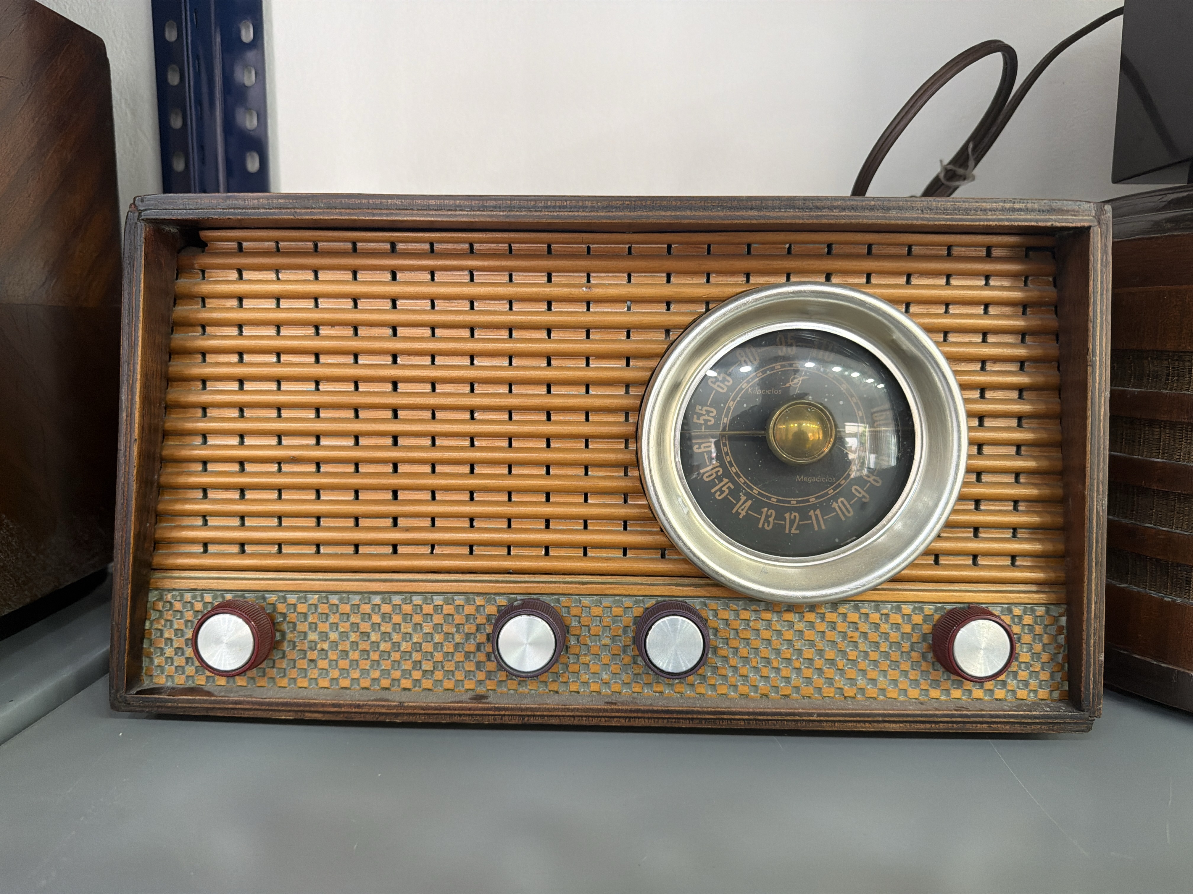 RCA Victor radio de mesa color crema