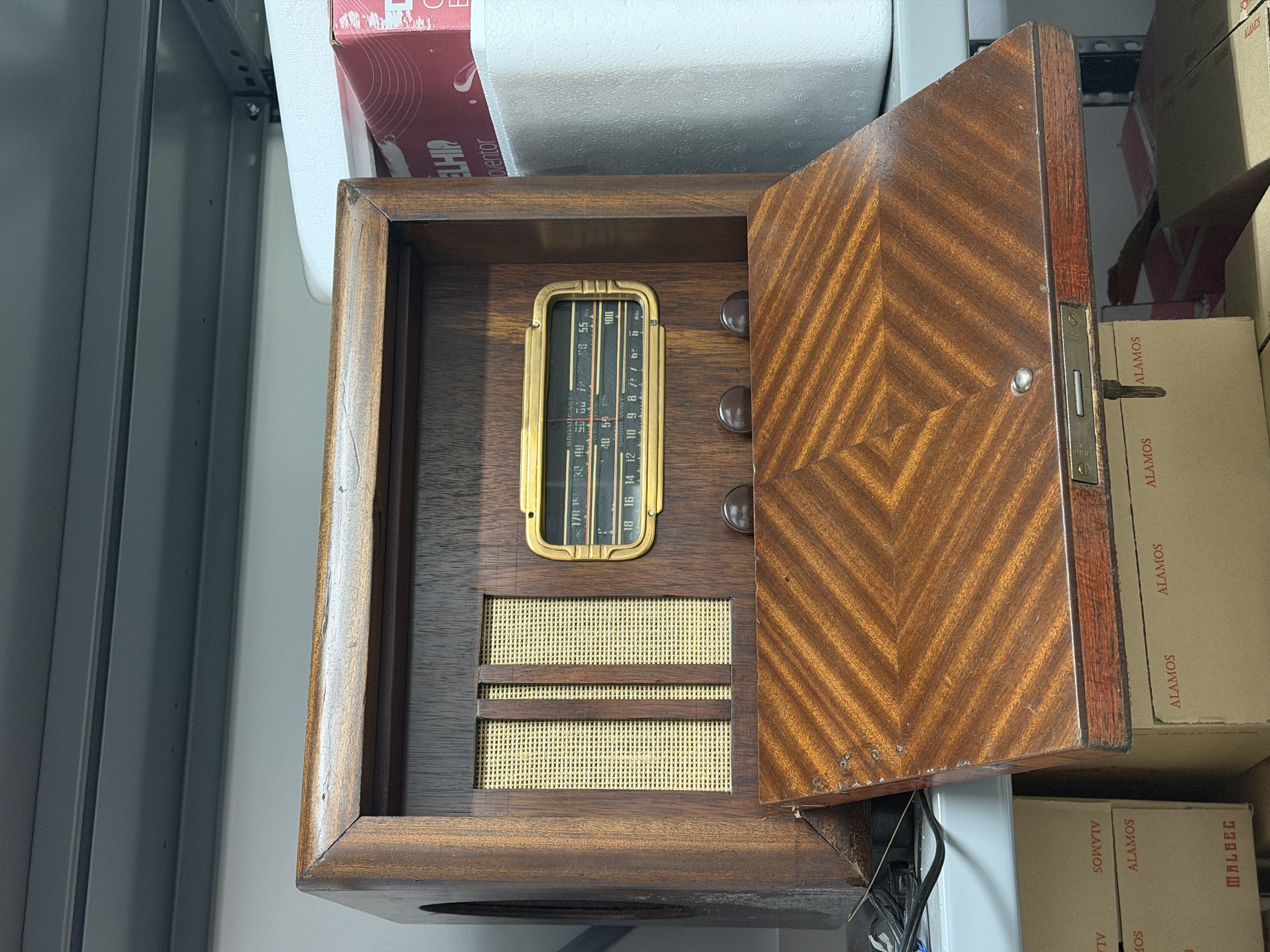 RCA Victor radio pequeña morada y dorada