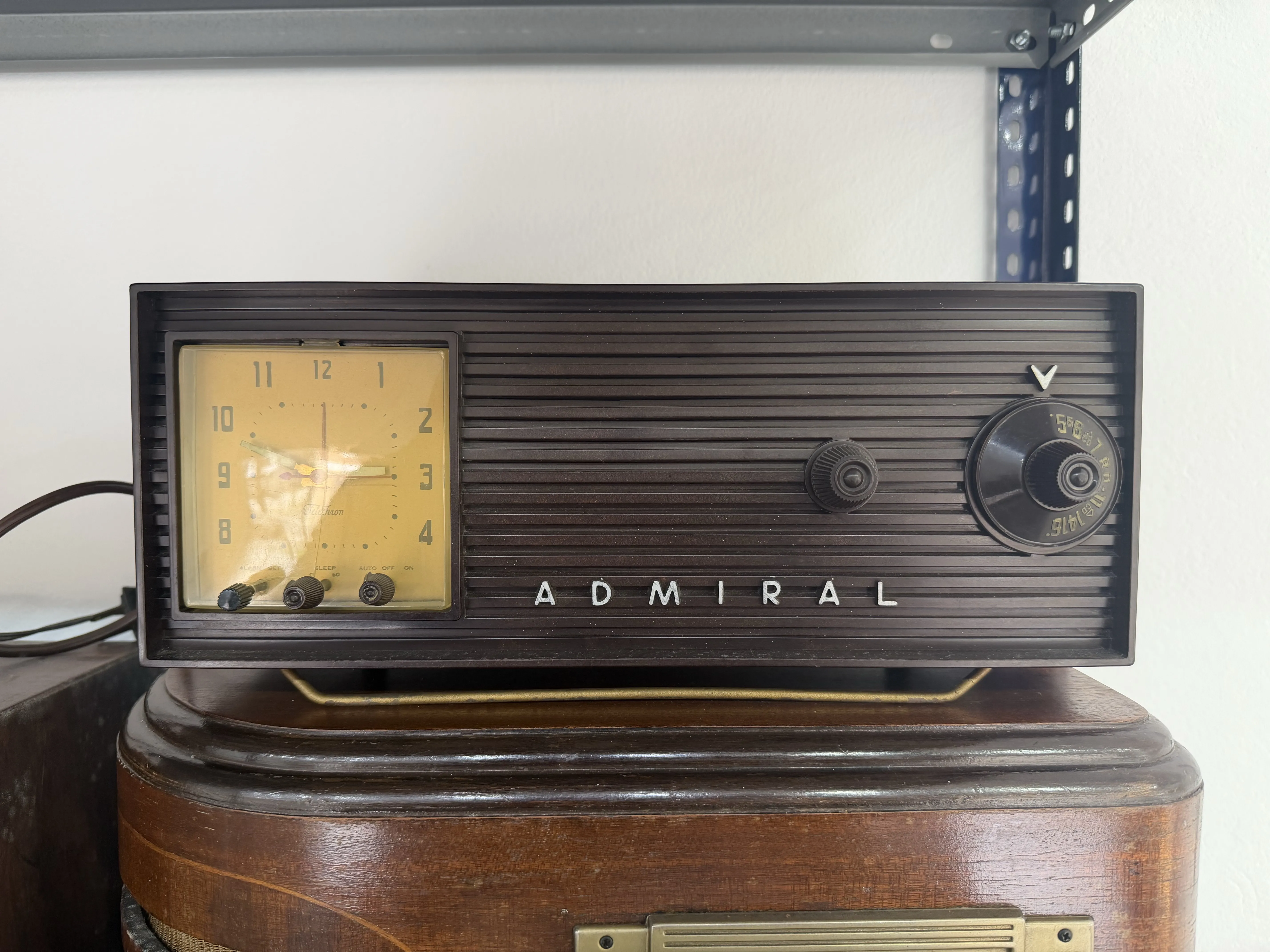 Zenith radio de mesa clásica de madera
