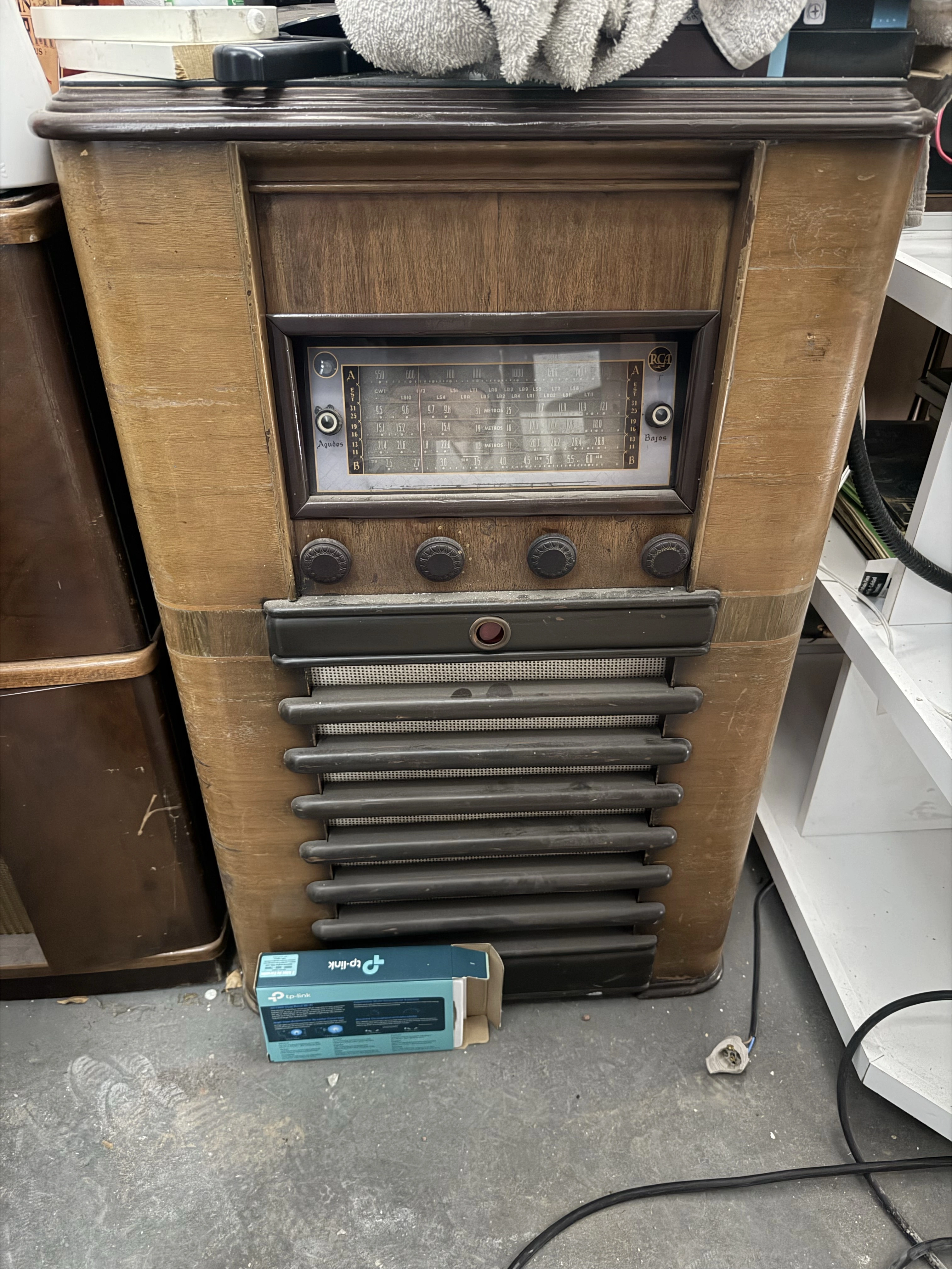 RCA Victor radio mueble de pie
